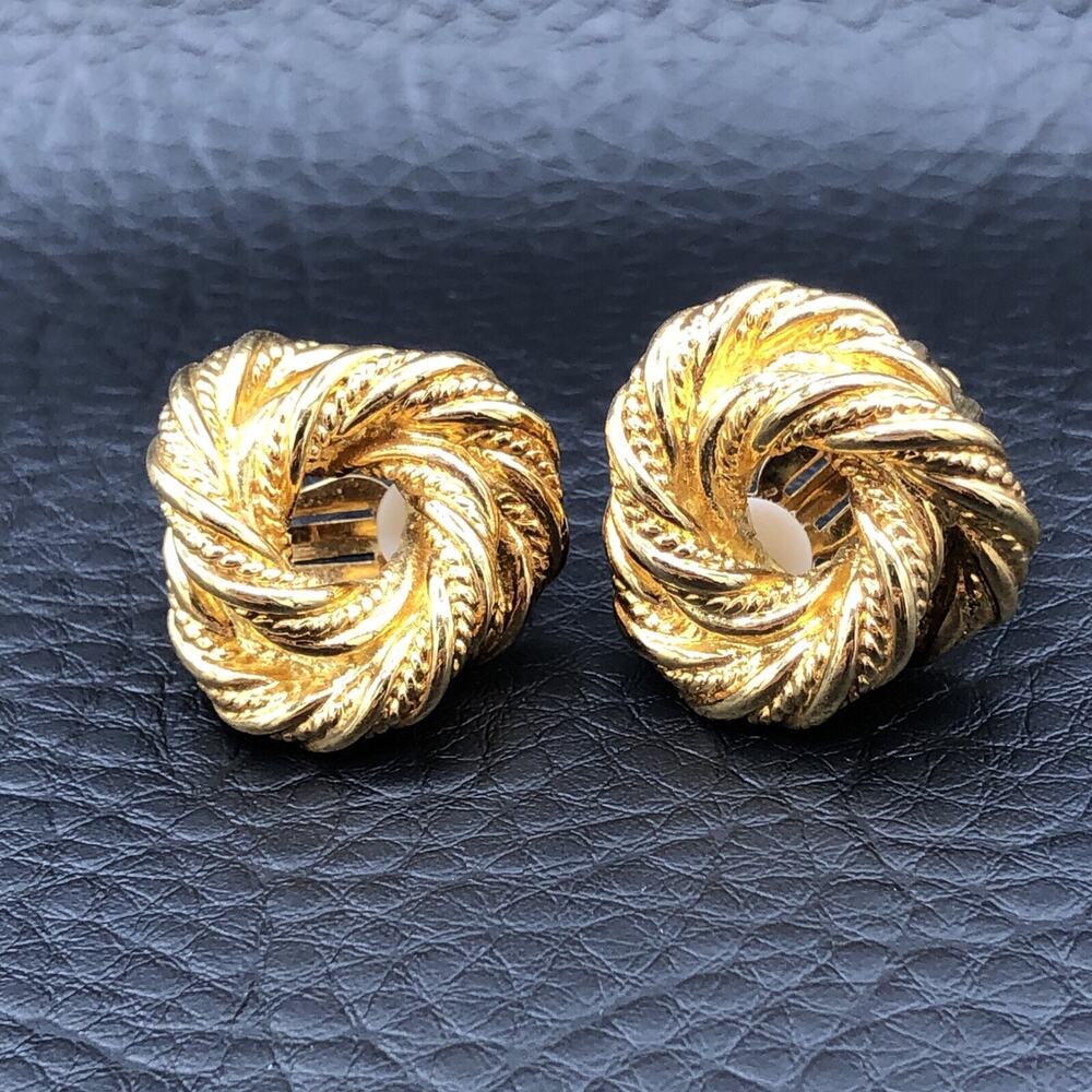 Vintage T‎ Tahari Clip On Earrings Chunky Gold Tone Knots Classic 80s